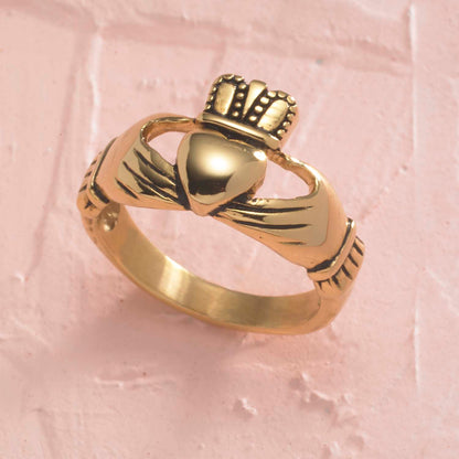 Medium Gold Claddagh Ring