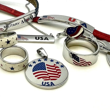 Patriotic Star and American Flag Disc Pendant Necklace - USA Pride Jewelry