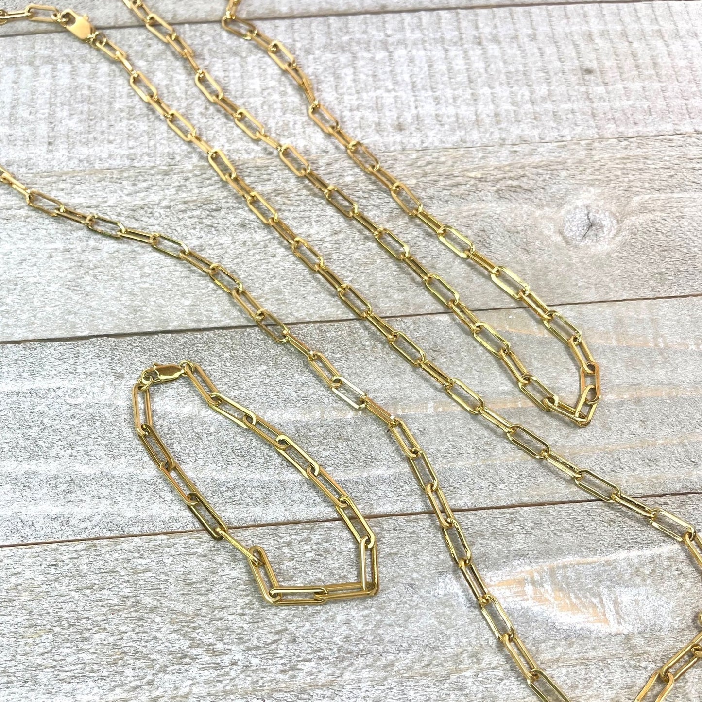 18" Gold Plated Paperclip Chain Necklace - Stylish & Versatile