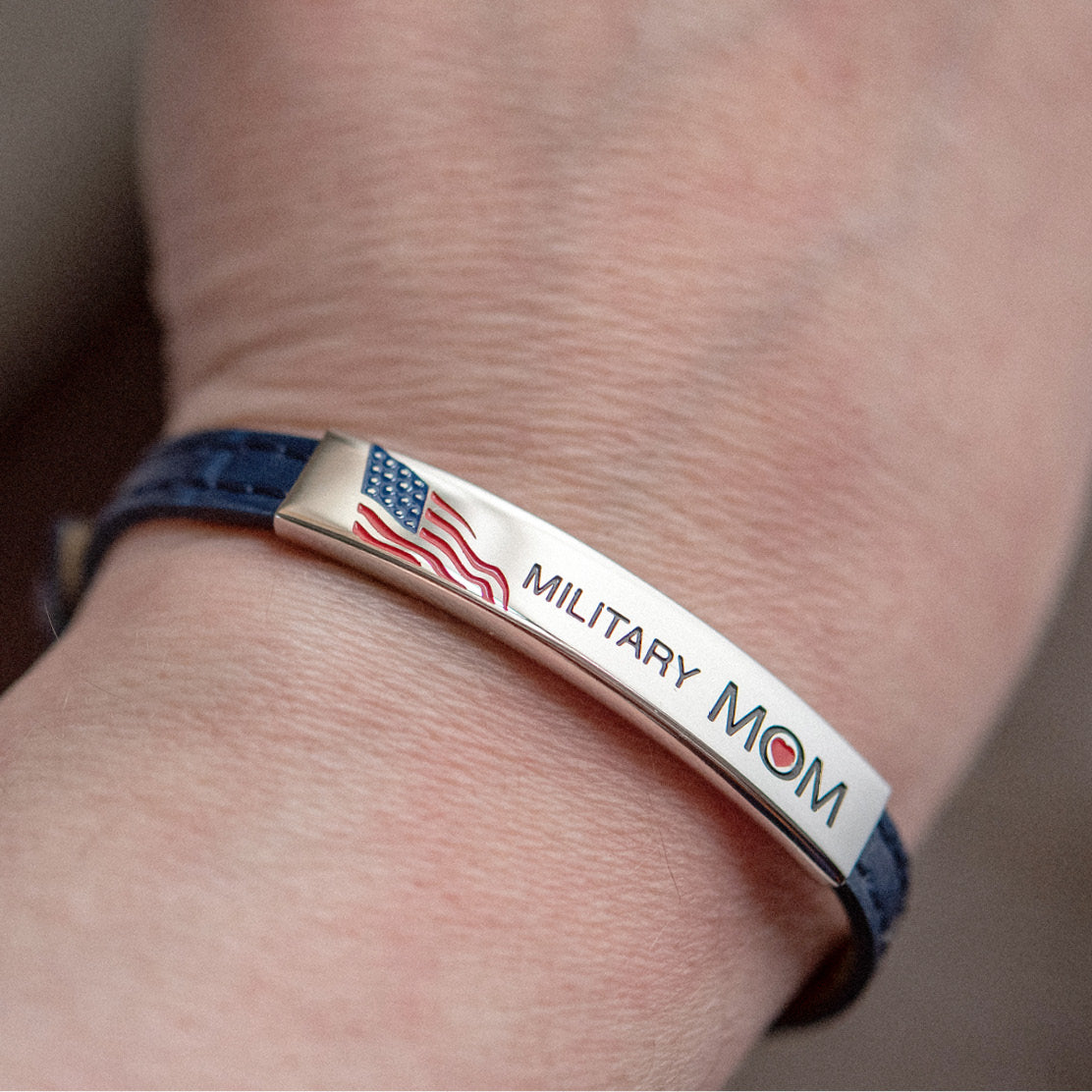 US ARMY NATIONAL GUARD HONORING AN AMERICAN HERO US BRACELET BAND cheapest NUMBERED NIB