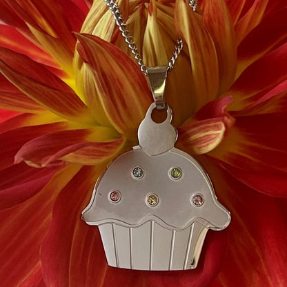 Stainless Steel Engraved Cupcake Pendant Necklace for Grandma